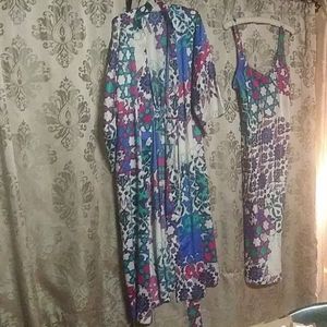 Natori 2 pieces robe and nightgown